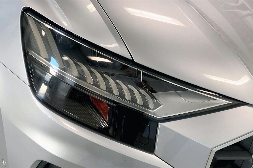 Thumbnail: 2019 Audi Q8 - 27