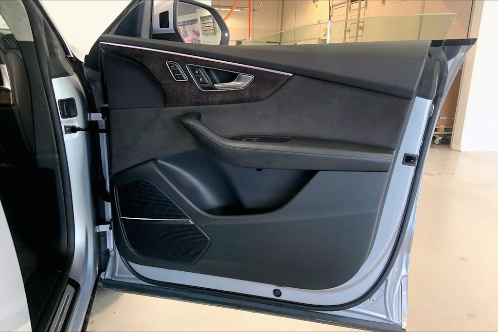 Thumbnail: 2019 Audi Q8 - 24