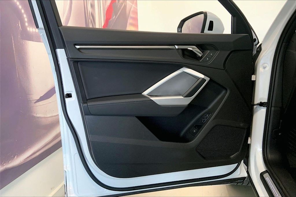 Thumbnail: 2023 Audi Q3 - 24