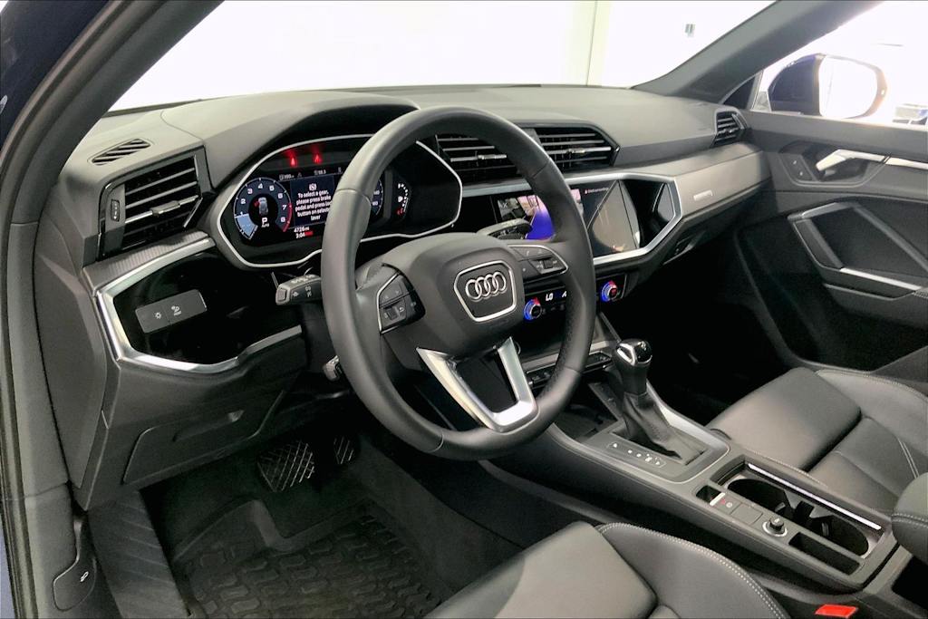 Thumbnail: 2025 Audi Q3 - 2