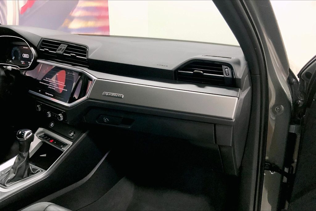 Thumbnail: 2024 Audi Q3 - 21