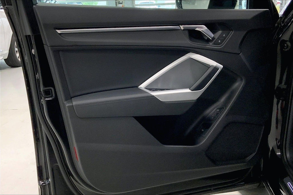 Thumbnail: 2022 Audi Q3 - 27