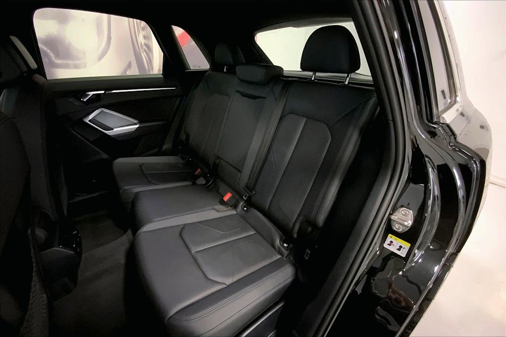 Thumbnail: 2022 Audi Q3 - 29