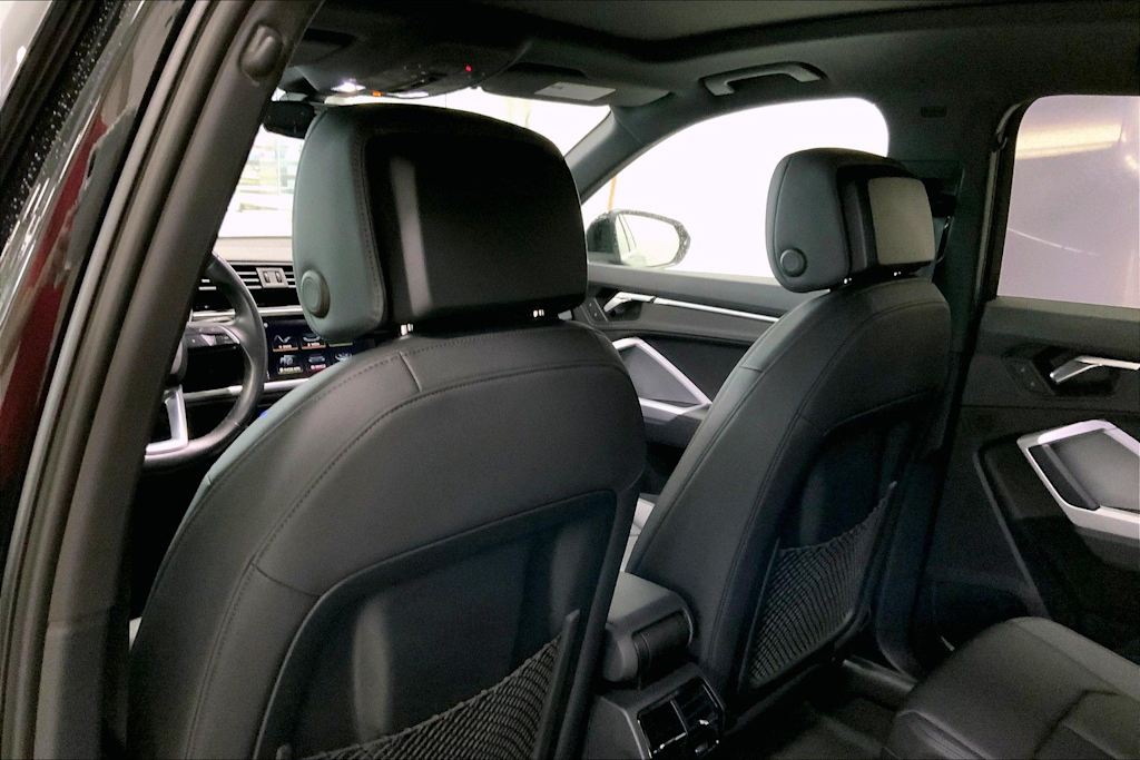 Thumbnail: 2022 Audi Q3 - 13