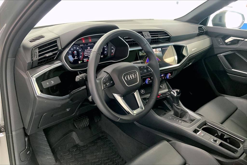 Thumbnail: 2025 Audi Q3 - 2