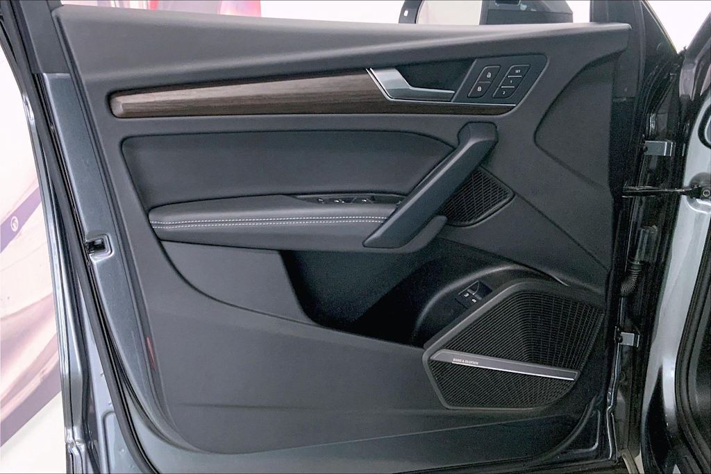 Thumbnail: 2025 Audi Q5 - 25