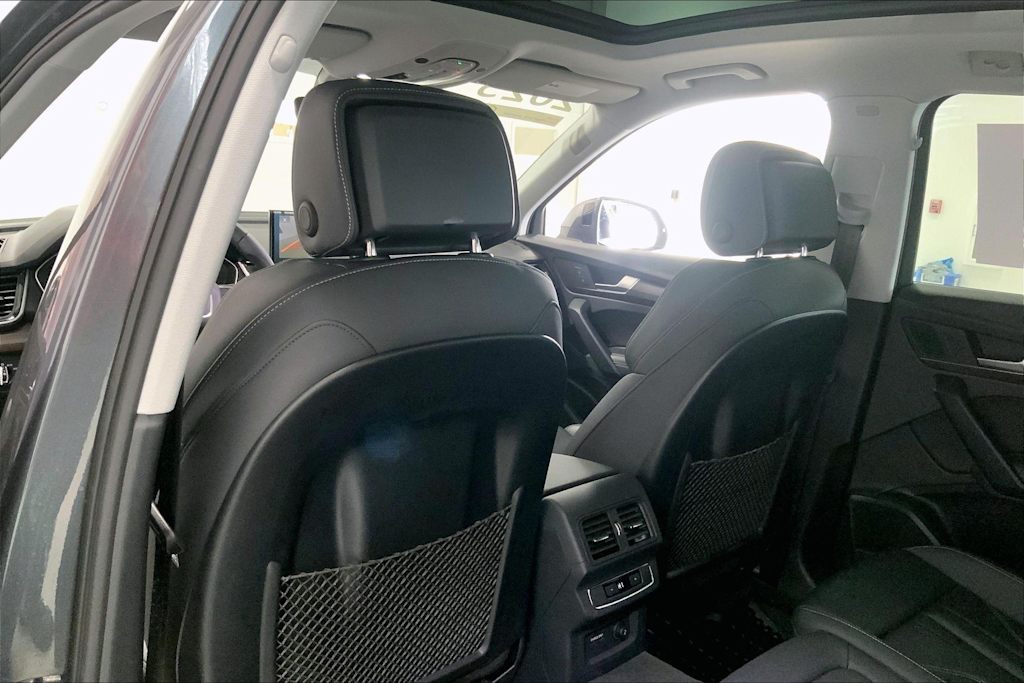 Thumbnail: 2025 Audi Q5 - 12