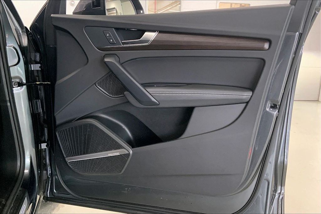 Thumbnail: 2025 Audi Q5 - 26