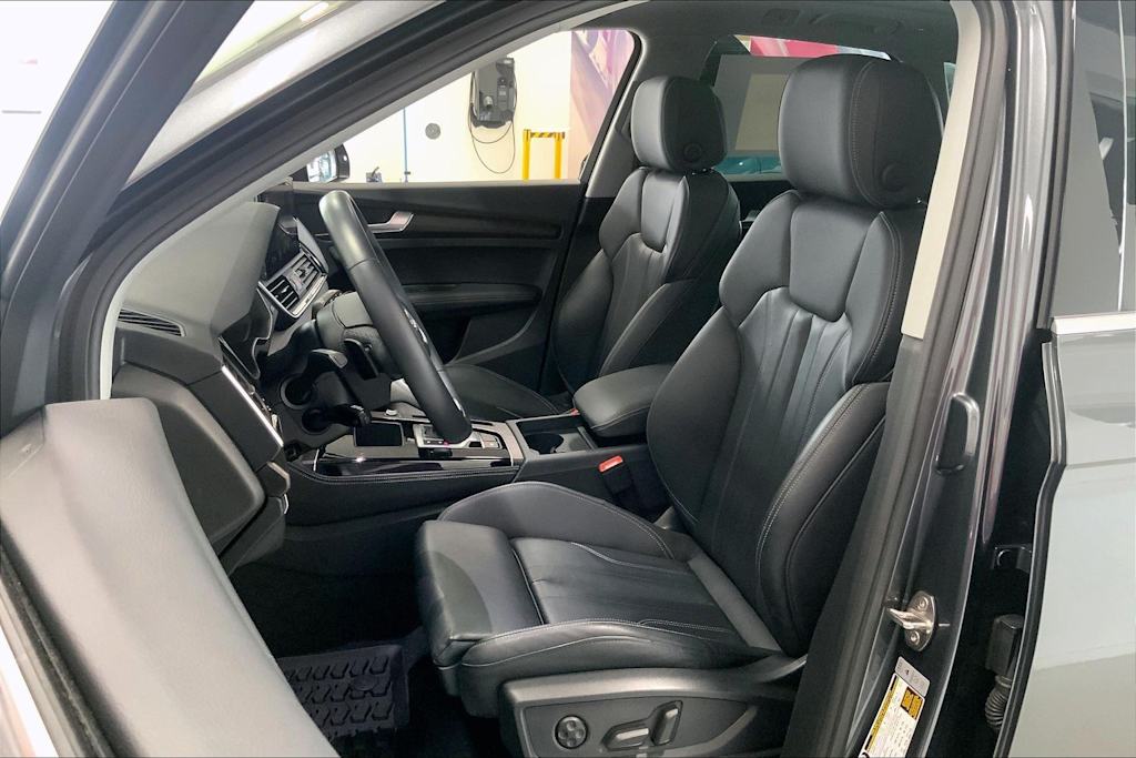 Thumbnail: 2025 Audi Q5 - 10