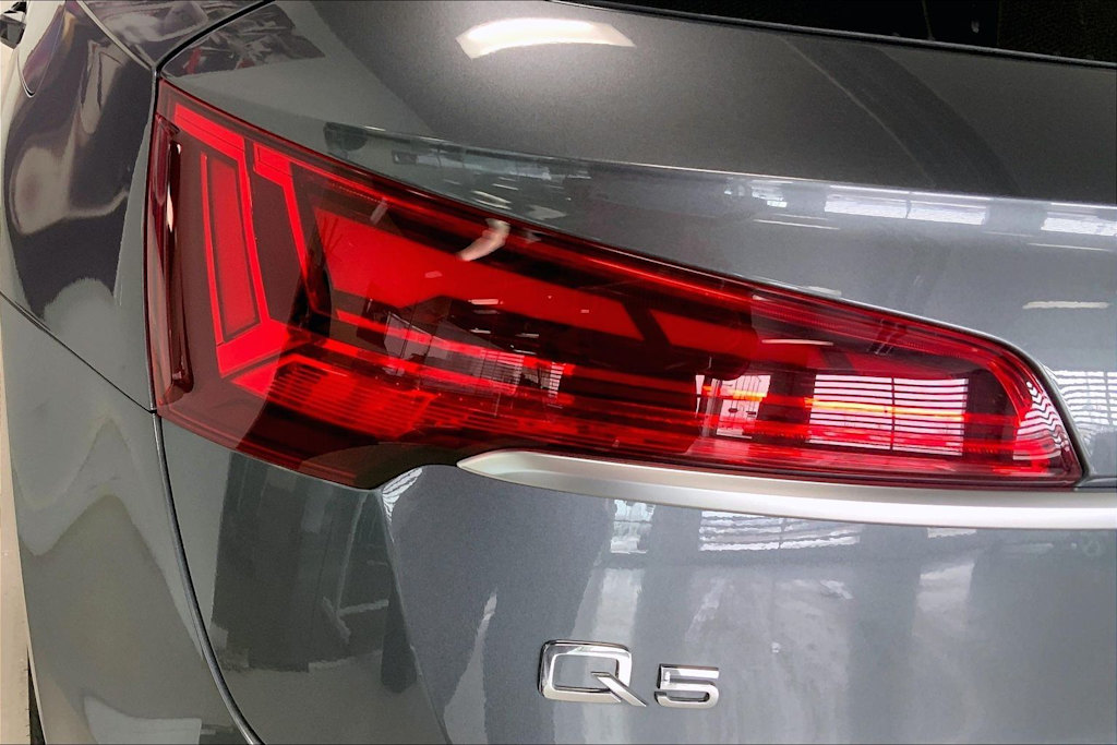 Thumbnail: 2025 Audi Q5 - 30