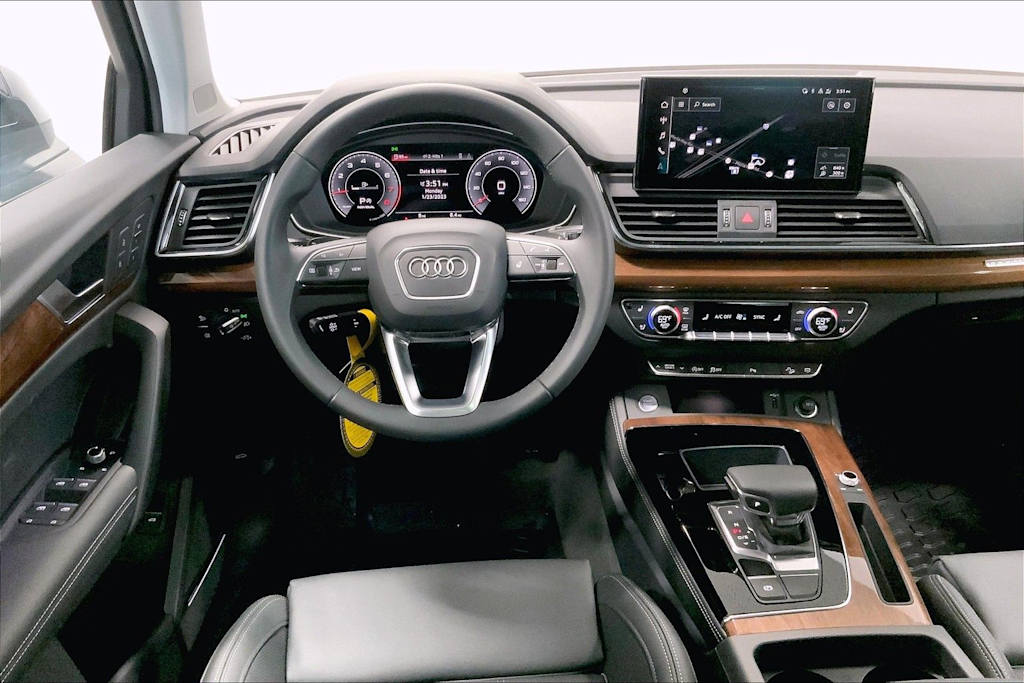 Thumbnail: 2023 Audi Q5 - 9