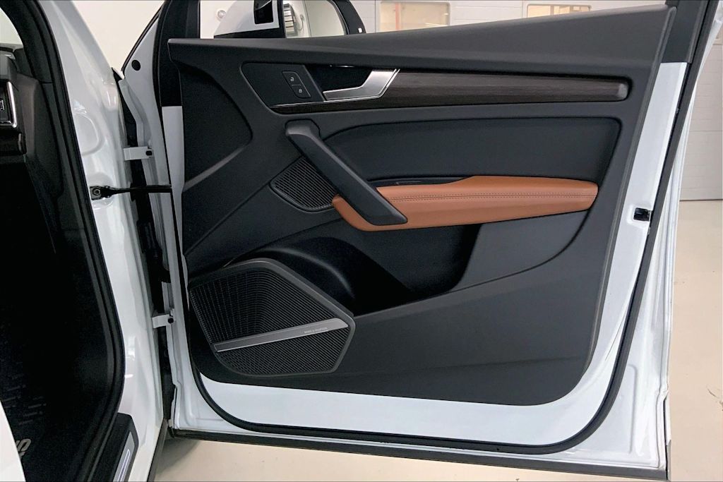 Thumbnail: 2023 Audi Q5 - 25
