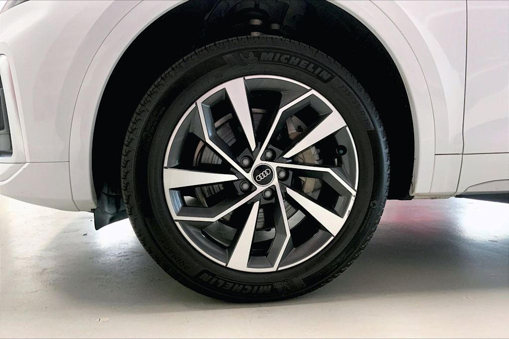 Thumbnail: 2023 Audi Q5 - 7
