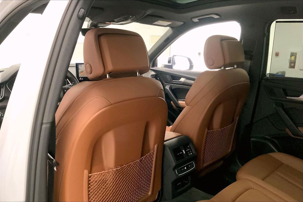 Thumbnail: 2023 Audi Q5 - 11