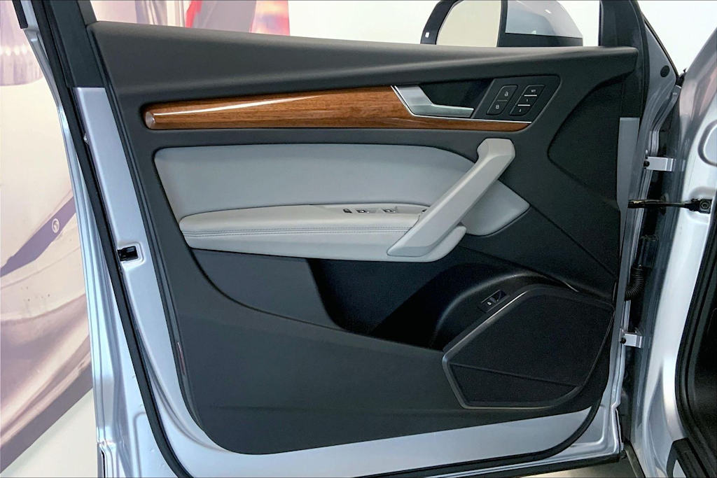 Thumbnail: 2022 Audi Q5 - 25