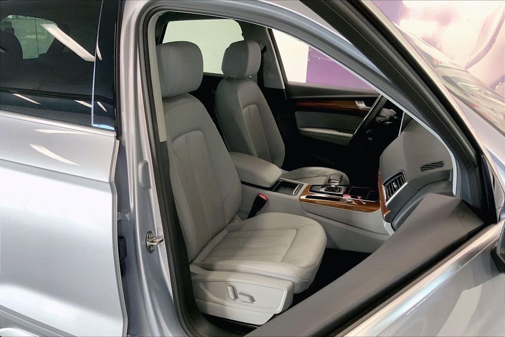 Thumbnail: 2022 Audi Q5 - 11