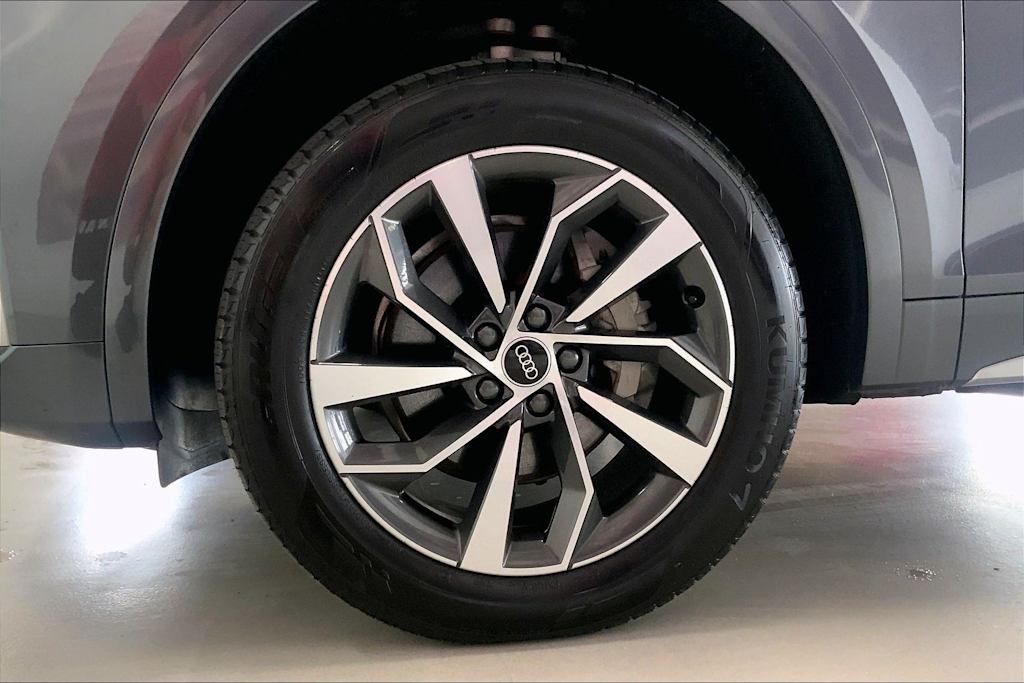 Thumbnail: 2023 Audi Q5 - 8