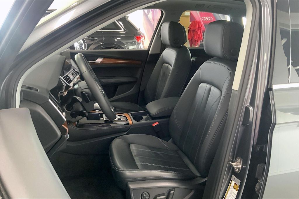 Thumbnail: 2023 Audi Q5 - 10