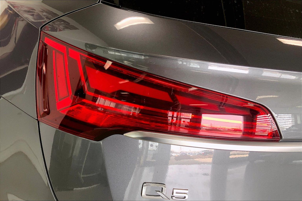 Thumbnail: 2023 Audi Q5 - 30