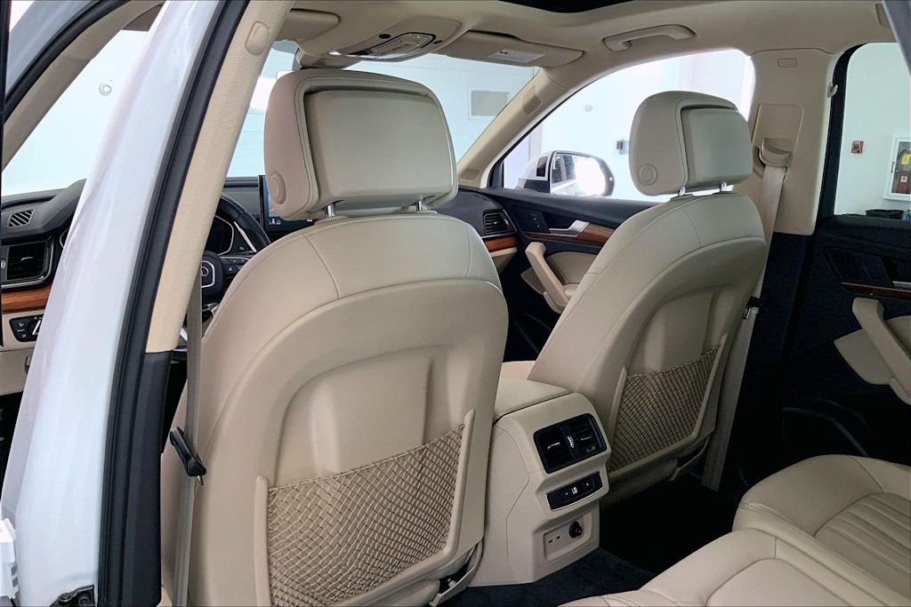 Thumbnail: 2023 Audi Q5 - 11