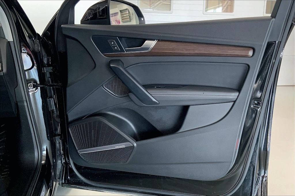 Thumbnail: 2023 Audi Q5 - 25