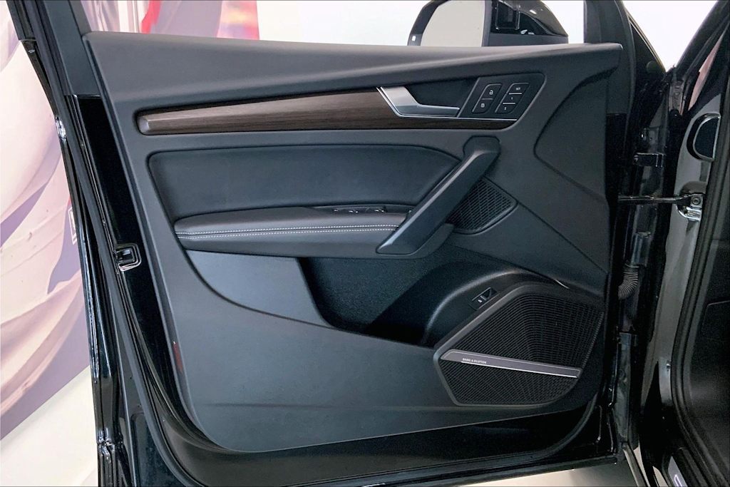 Thumbnail: 2023 Audi Q5 - 24