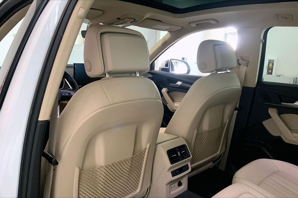 Thumbnail: 2023 Audi Q5 - 11