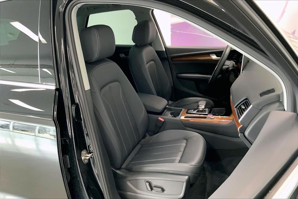 Thumbnail: 2023 Audi Q5 - 11