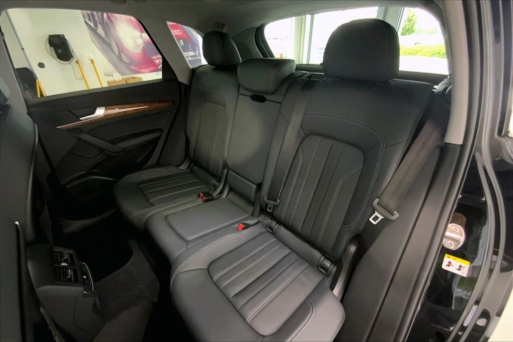 Thumbnail: 2023 Audi Q5 - 26