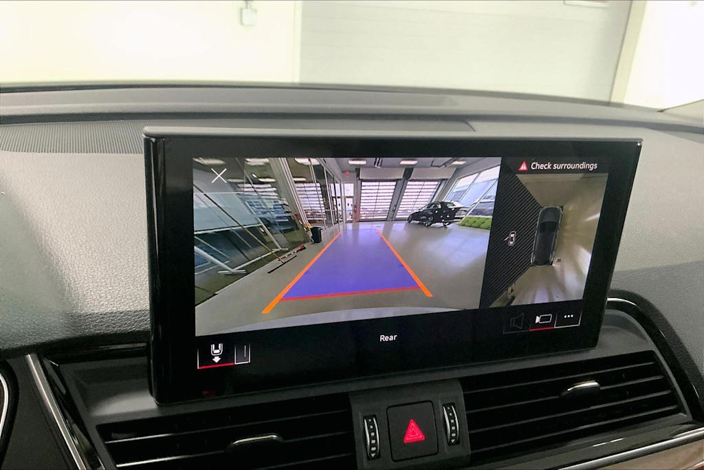 Thumbnail: 2022 Audi Q5 - 25