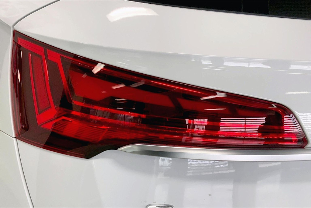 Thumbnail: 2022 Audi Q5 - 30