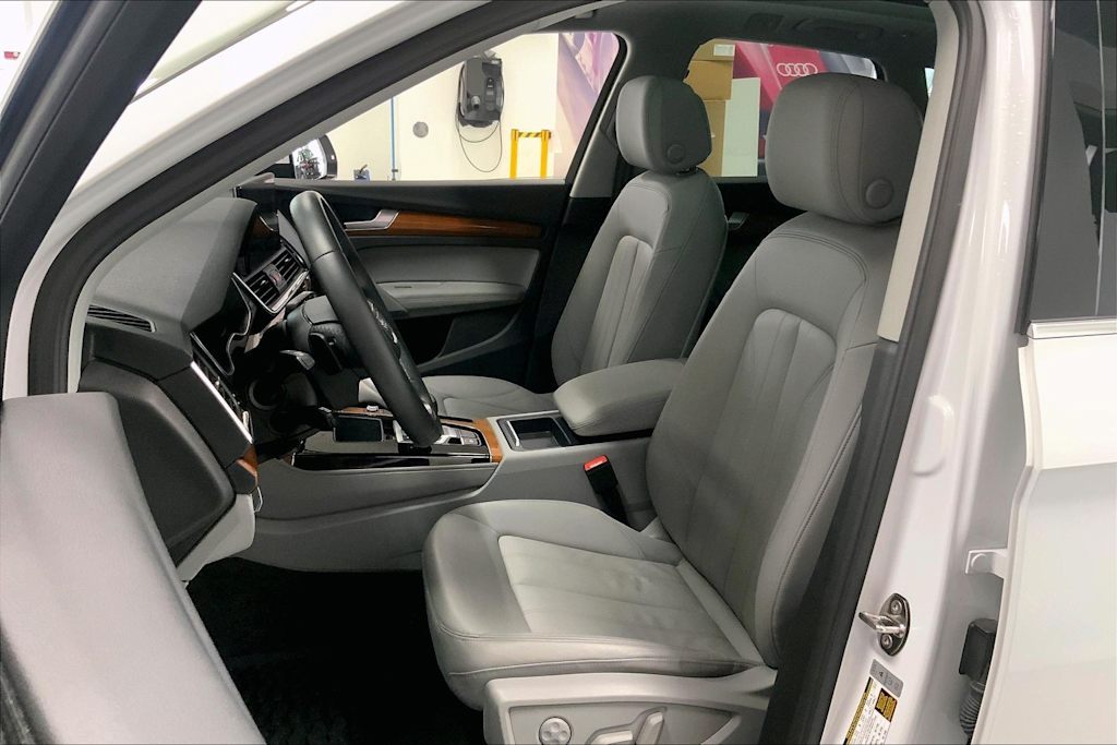 Thumbnail: 2022 Audi Q5 - 10