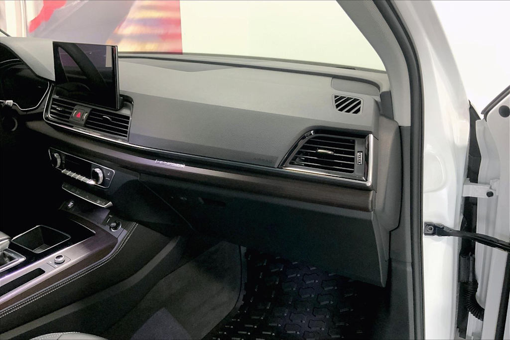 Thumbnail: 2022 Audi Q5 - 22