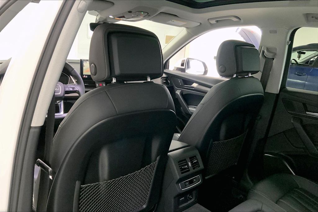 Thumbnail: 2022 Audi Q5 - 12