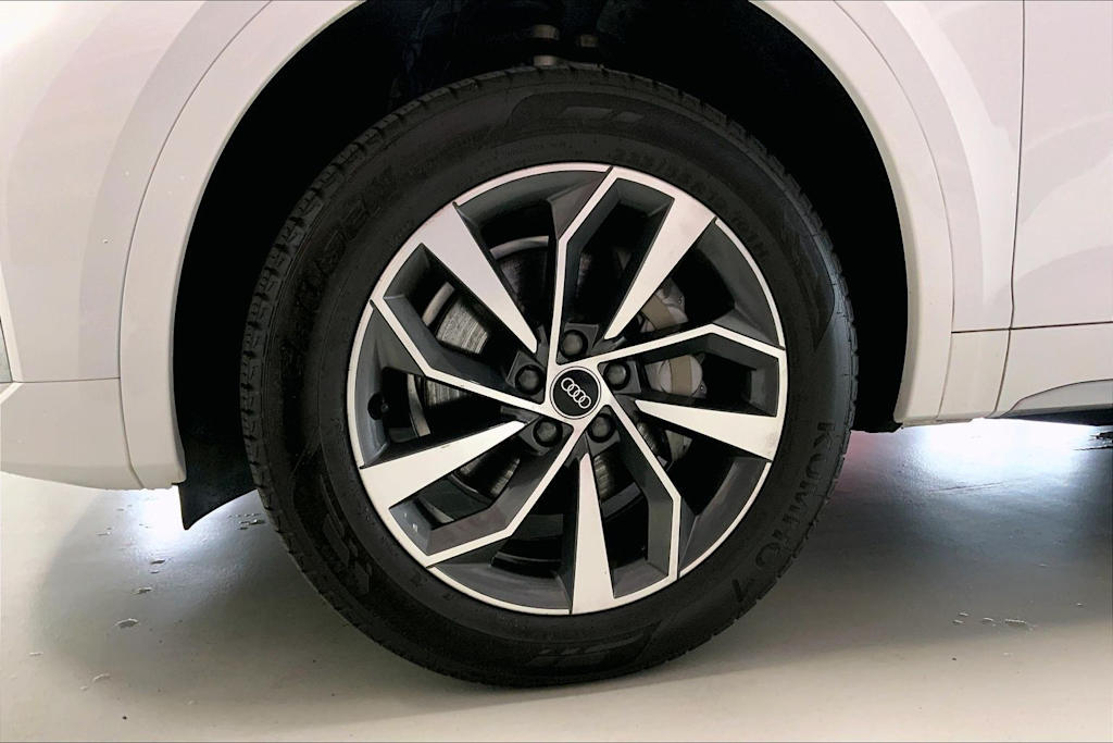 Thumbnail: 2022 Audi Q5 - 8