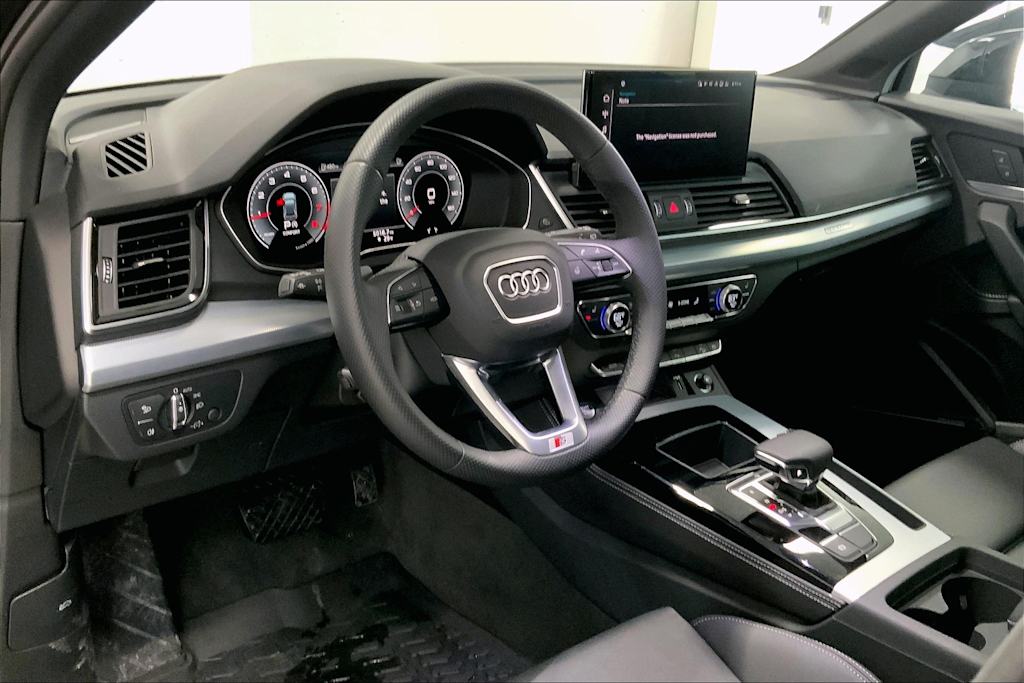 2024 Audi Q5 e Premium 2