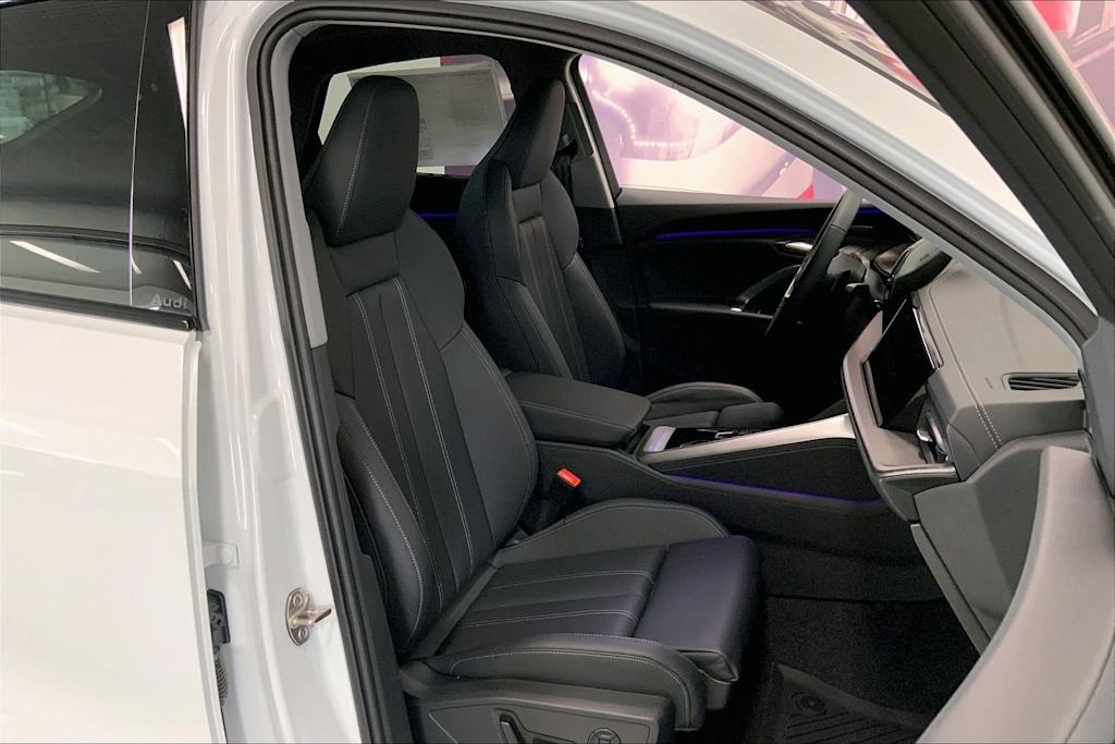 Thumbnail: 2026 Audi Q5 - 11