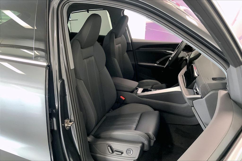 Thumbnail: 2026 Audi Q5 - 10