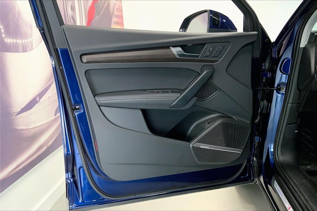 Thumbnail: 2025 Audi Q5 - 26