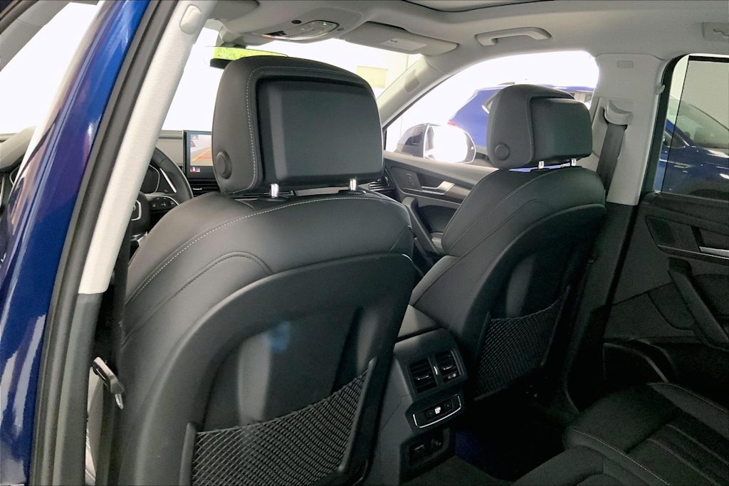 Thumbnail: 2025 Audi Q5 - 11