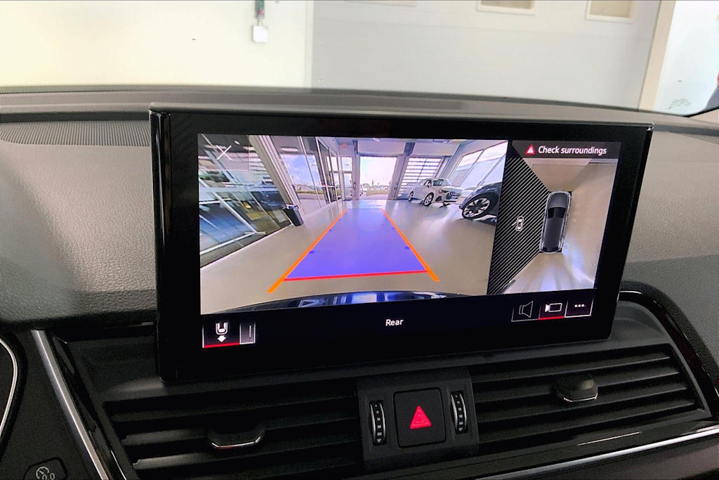 Thumbnail: 2025 Audi Q5 - 25