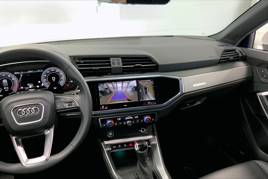 Thumbnail: 2024 Audi Q3 - 15