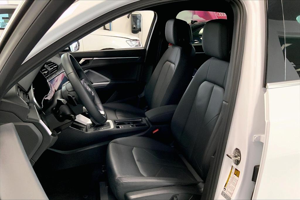 Thumbnail: 2024 Audi Q3 - 11