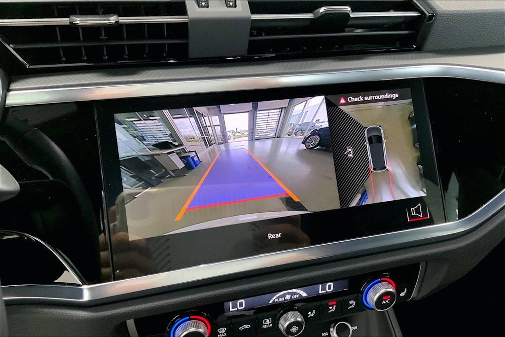 Thumbnail: 2024 Audi Q3 - 16