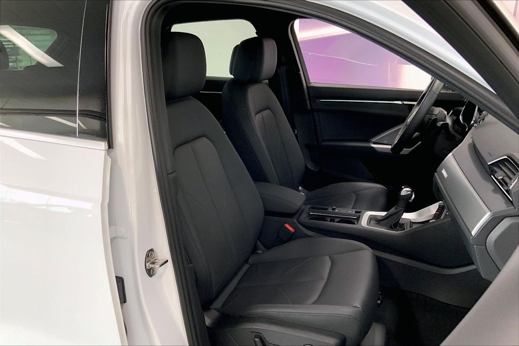 Thumbnail: 2024 Audi Q3 - 12