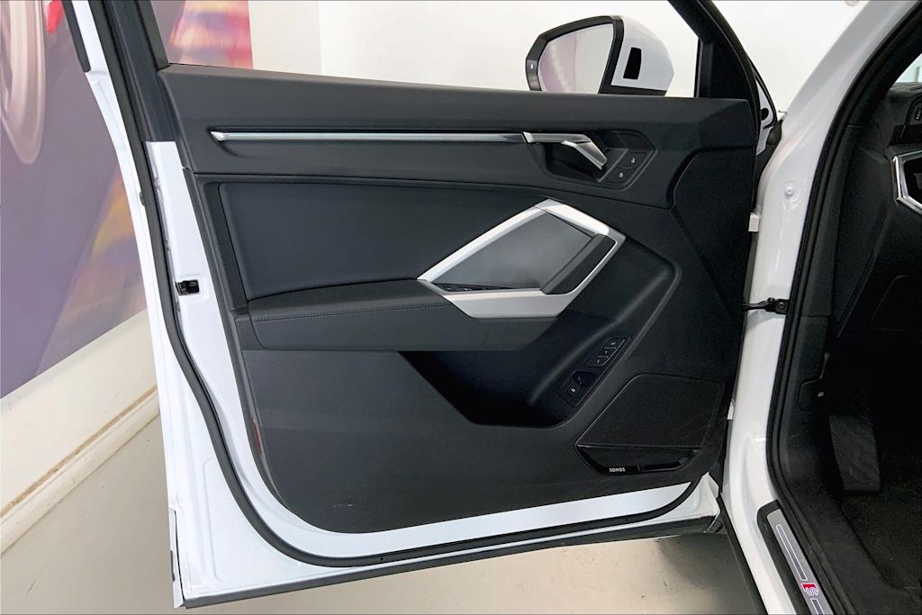 Thumbnail: 2024 Audi Q3 - 26