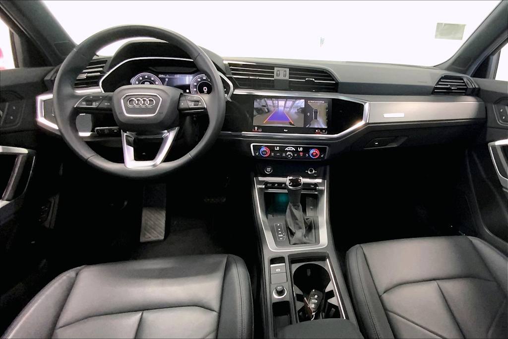 Thumbnail: 2024 Audi Q3 - 10