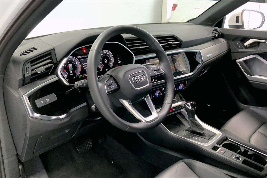 Thumbnail: 2024 Audi Q3 - 2