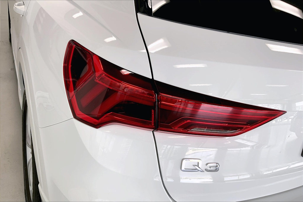 Thumbnail: 2024 Audi Q3 - 31