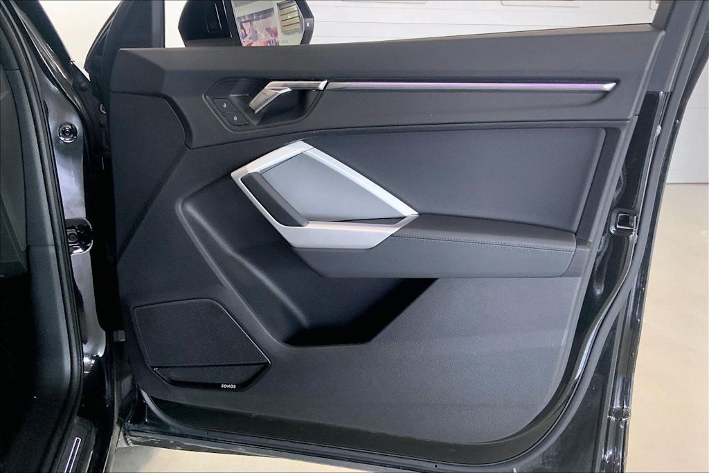 Thumbnail: 2023 Audi Q3 - 26